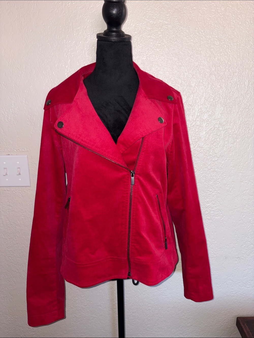#T256 - NWOT - torrid Red Faux-Suede Moto Jacket -1X